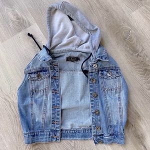 Jean Vest.